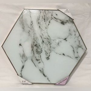 Markerboard gray white mármol designed. 18”X18”